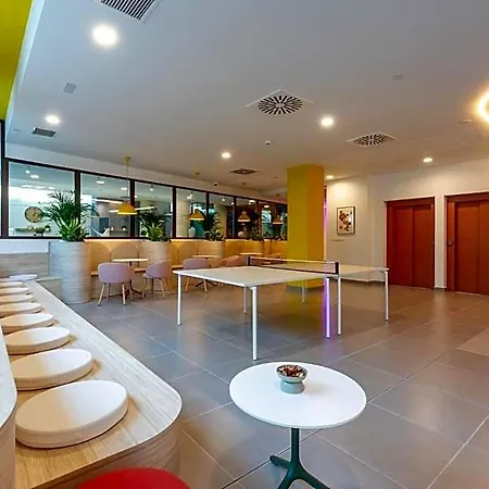 Aparthotel Nido Malvarrosa - 3*