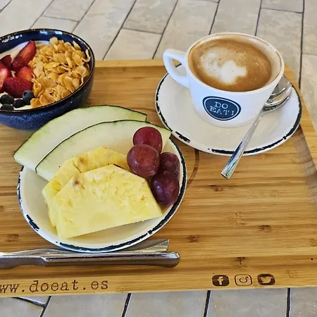 Отель Nido Malvarrosa Валенсия